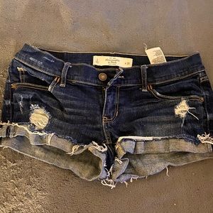 blue Abercrombie & Fitch shorts
